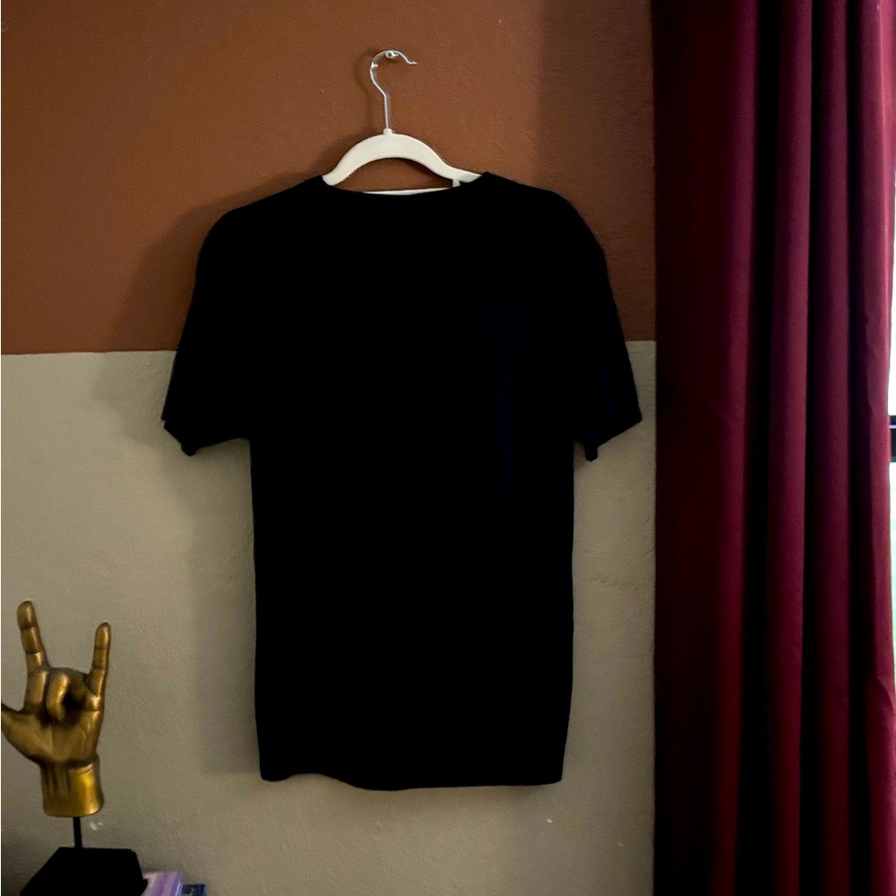 NWOT Squid Games Guards T-Shirt Size medium - Picture 2 of 3